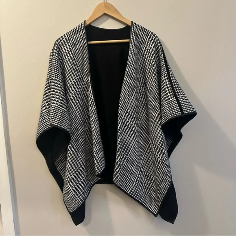 Talbots Reversible Herringbone Wrap Cape Black White Small Fall Winter
